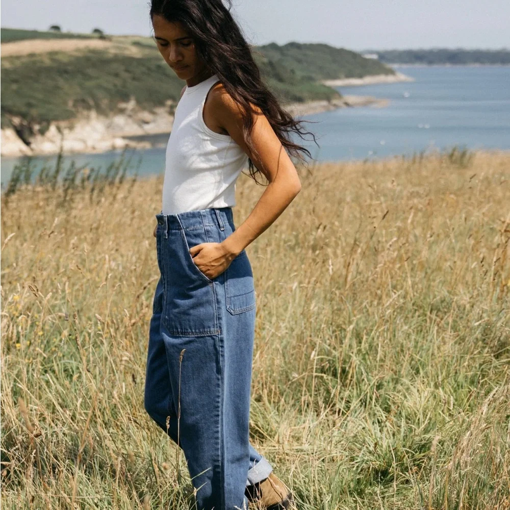 NEW: Finisterre Women's Yarrel Jeans (26R UK size/US 25) Washed Retro Indigo - Picture 2 of 16